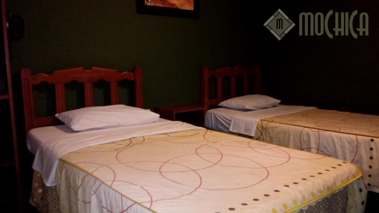 Hostal Residencial Mochica Lima Exterior photo